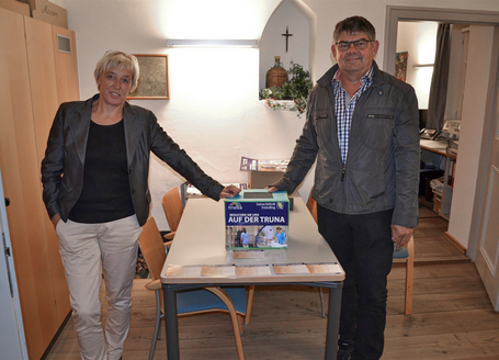 Verlosung des Gewinnspiels durch Frau Sinzinger und Herrn Kraus