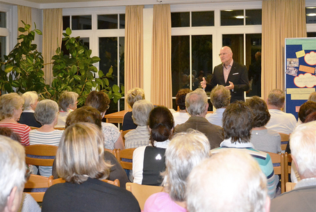 Der Referent Dr. Thomas Schmid