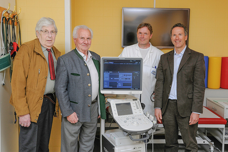 Förderverein ermöglicht Salzachklinik neues Ultraschallgerät